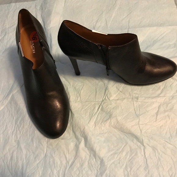 Coach booties Sz 9-1/2 - Picture 3 of 6